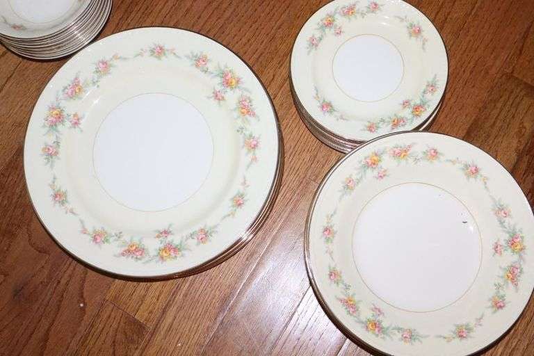 Set of "Georgian" Homer Laughlin China (eggshell with gold trim): 8 dinner plates, 8 dessert plates, 8 bowls, 8 cups, 8 saucers, serving platter, serving bowl, creamer& sugar bowl