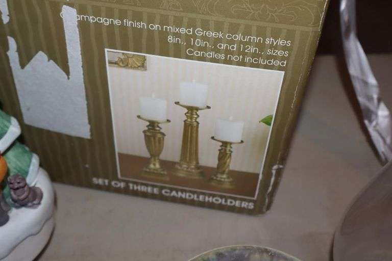 Variety of Christmas candle, Holders, and Decorative Items (2 in box)