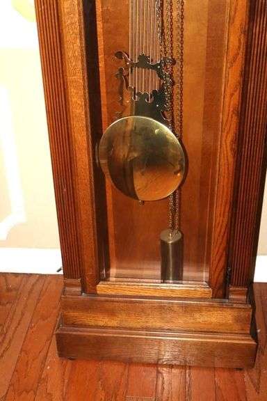 Vintage Howard Miller Grandfather Clock    85"x18"x11"                         **Buyer bring Help to Remove