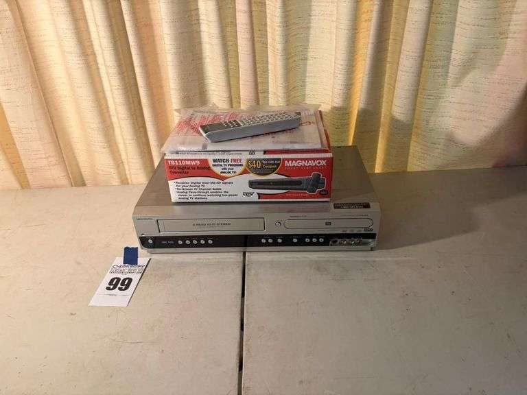Magnavox Video Cassette Recorder/DVD Recorder Model No. MWR20V6 with TB110MW9 DTV Digital to Analog Converter and Remote