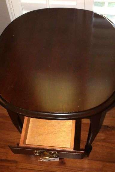 Wood Queen Anne Style End Table with drawer  21.5"x24"x27"                          **Matches Lot #15
