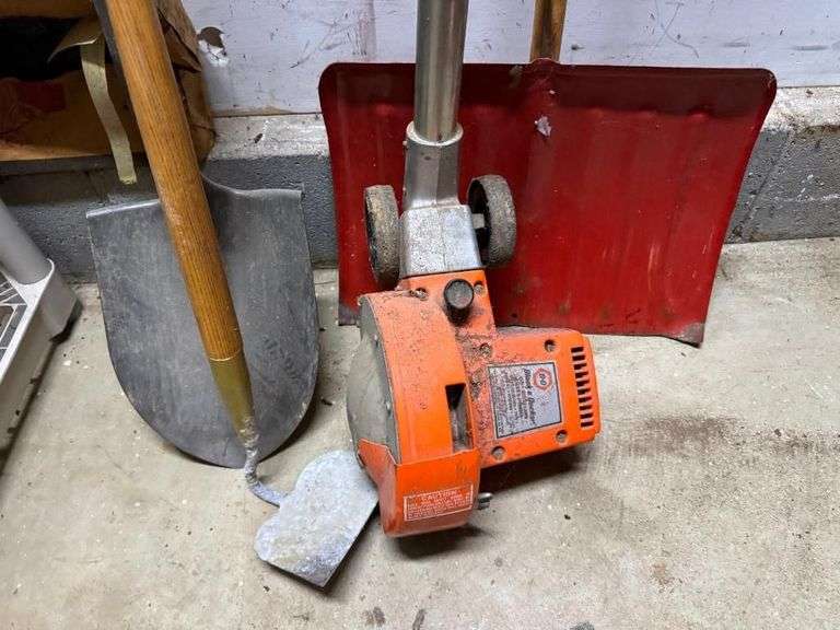 Lawn and Garden Tools: Shovels and Black and Decker Edger