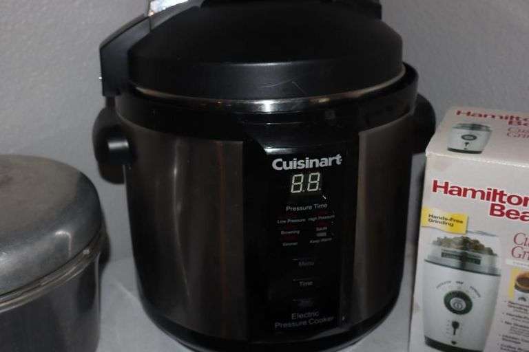 Variety of Kitchen Items: Cuisinart Pressure Cooker, Bella Electric Flat Skillet, Hamilton Beech Grinder, & Maid of Honor Pressure Cooker