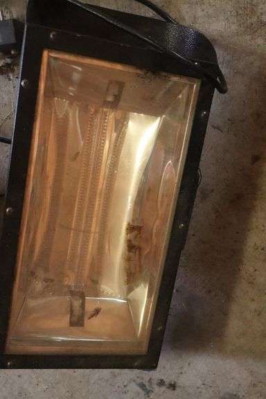 Lakewood Parabolic Heater & additional Heater (no hanging Hardware)