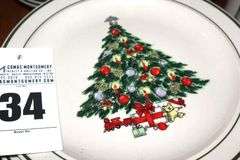 Set of Christmas Dishes Stoneware "Christmas Tree": 8 dinner plates, 8 dessert plates, 8 bowls, 5 mugs, 8 pedestal glasses