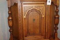 Antique Jacobean Style Carved Hutch/China Cabinet with drawer and inside storage     62.5"x38.25"x17"                 **Buyer bring help to remove