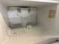 Frigidaire White Top-Freezer Refrigerator