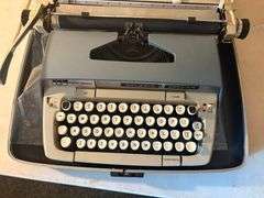 SCM Smith Corona Galaxie Deluxe Typewriter with Case