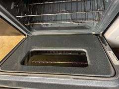 Hotpoint Black Electric Range - Model No. R B526DH2BB