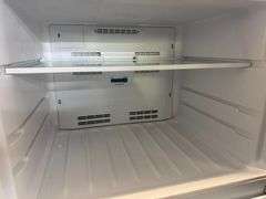 Frigidaire Top Freezer Refrigerator FFTR1425VW