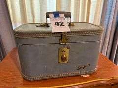 Skyport Vanity Case