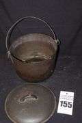 Cast Iron Pot with handle and lid