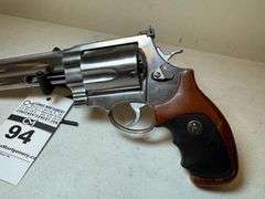 Smith & Wesson 460 XVR Magnum Revolver