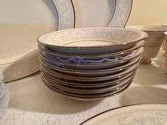 Noritake Ivory China Trudy Dinnerware Set