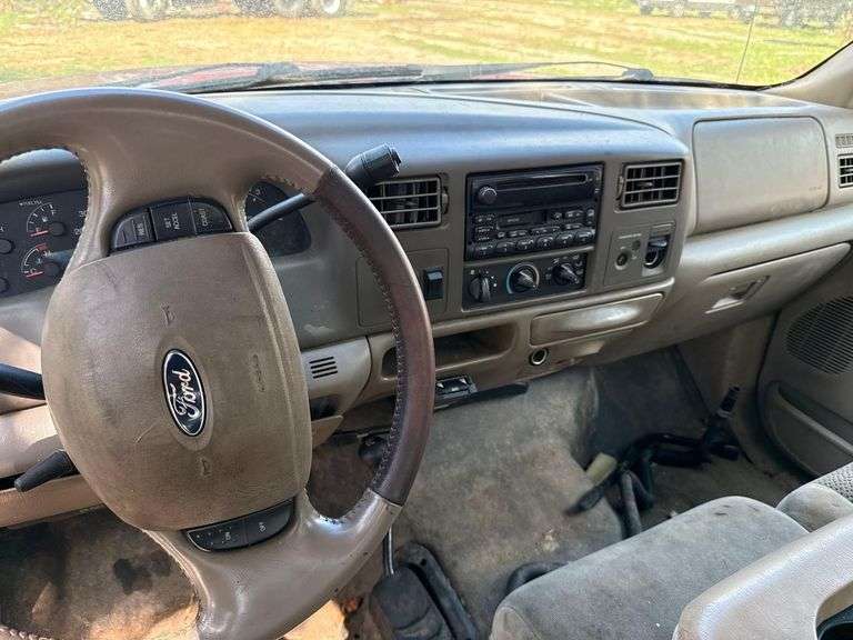 2001 Ford F-350 Super Duty 4x4 Flatbed- 7.3 L Powerstroke Motor, 4x4, Truck has a New Jasper Motor, 288,616 miles- Has Title