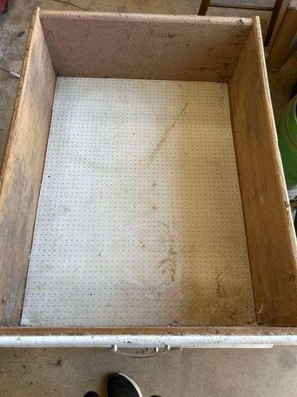 4 Drawers-1@ 22.5x16.5x6”, 1@22.5x16.5x5”, 2@ 22.5x16.5x3.25”