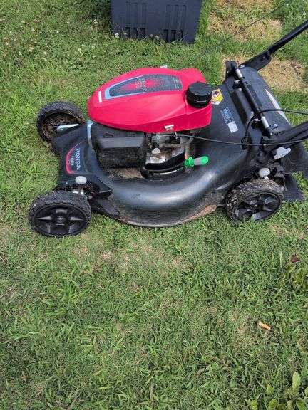 Honda HRN 216 Push Mower - Runs