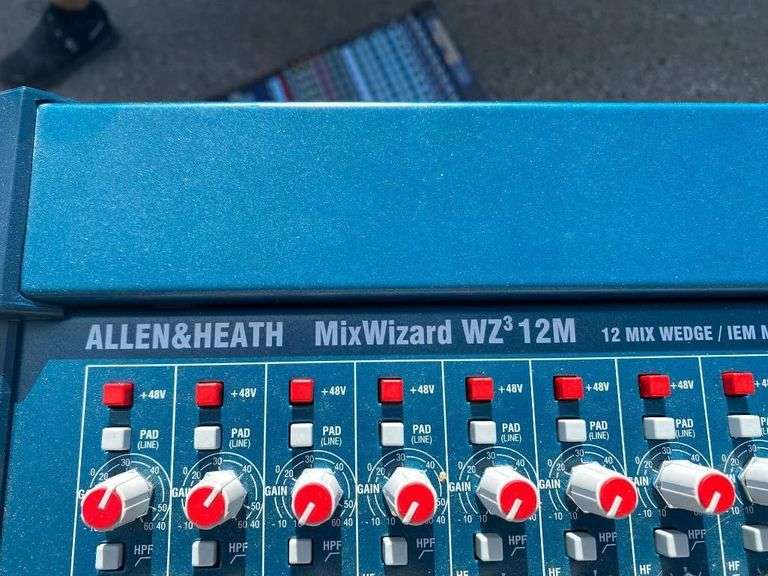 Allen & Heath MixWizard WZ3 12M Mixing Console