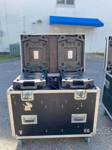 Martin MAC 700 Wash Moving Head Stage Lights in Flight Case - Set of 2