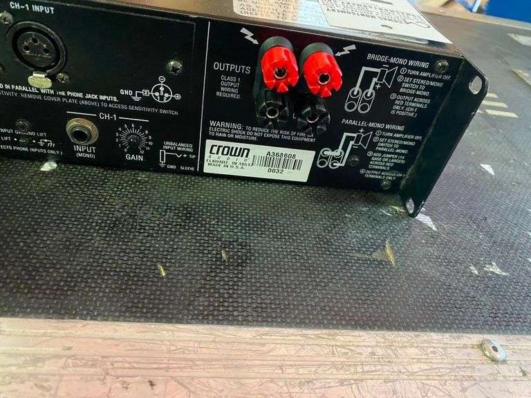 Crown Micro-Tech 2400 Amplifier
