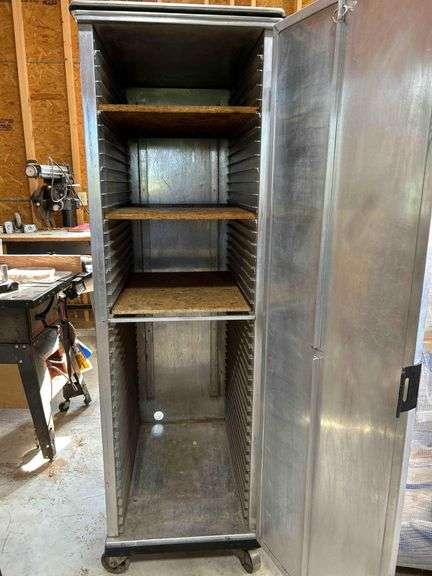 Cres Cor Aluminum Holding Cabinet