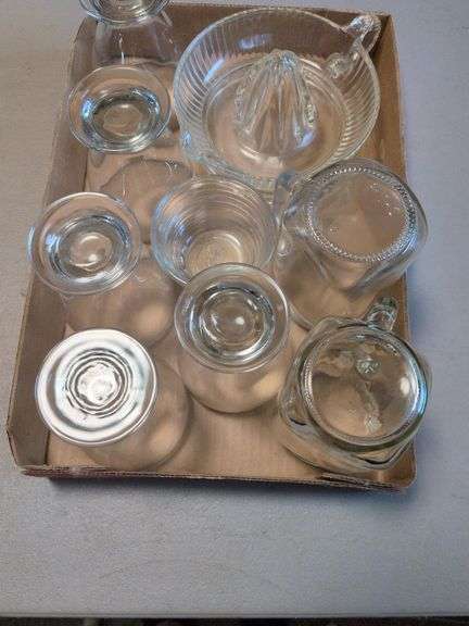Juicer, 2 Mugs, 4 Wine Glasses and Small Bowl image