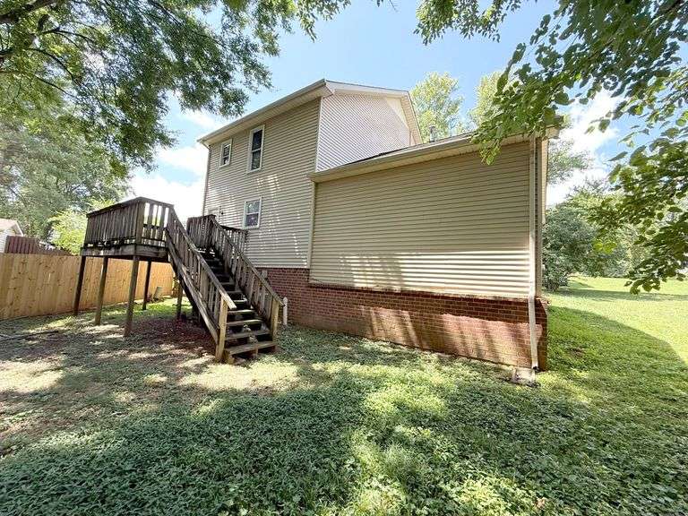 REAL ESTATE: 1127 SE Broad St, Murfreesboro, TN