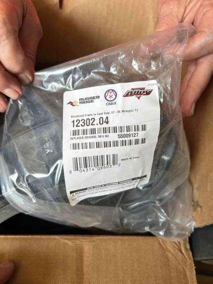 Cowl Seal And Brackets