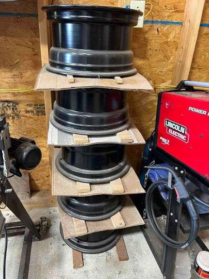 5- 16x6.5 inch, 6-lug Chevy/GMC Rally Wheel Rim.