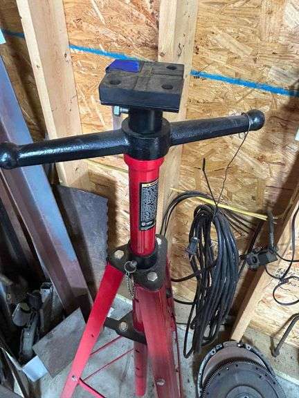 Strongway 2 Ton Tripod High Position Hoist Stand