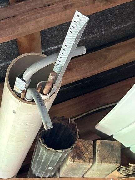 Salvage Lot Metal Post. 2 Wood Post And Tube Of Metal Pieces - In Back Left 1/4 Of Rafters image