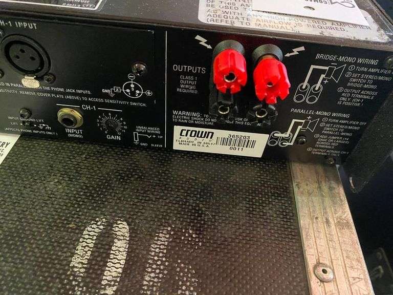 Crown Micro-Tech 2400 Professional Power Amplifier