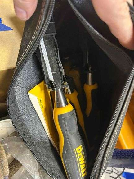 Hammer And Dewalt Wood Chisels