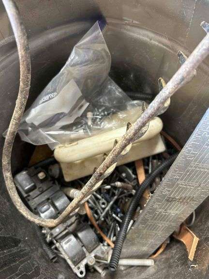 Metal Bucket with Screws, Square and Rake Head