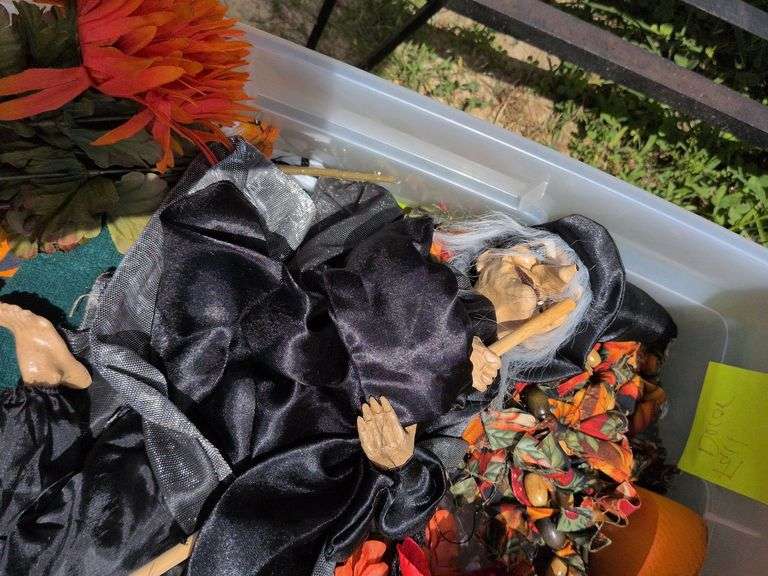 2 Totes - Halloween Decorations, Empty Totes