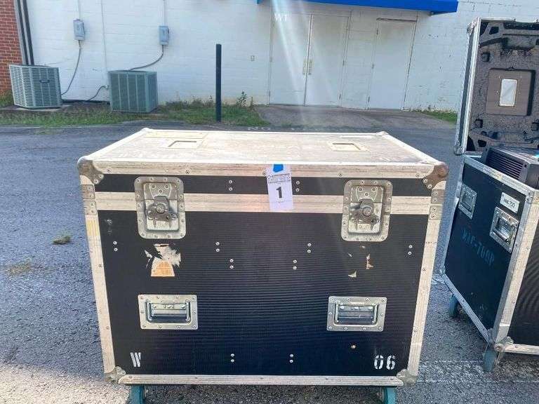 Martin MAC 700 Wash Moving Head Stage Lights in Flight Case - Set of 2