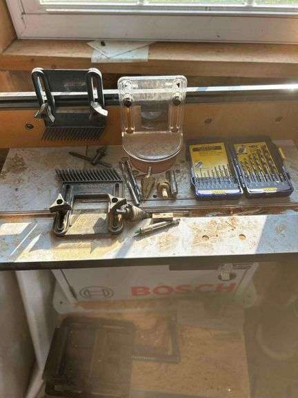 Bosch Cabinet Router Table with Stand and Extras