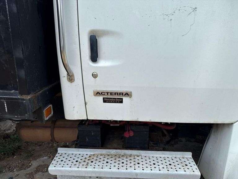 2003 International Acterra Chipper Truck- Mercedes-Benz powered- Has Title