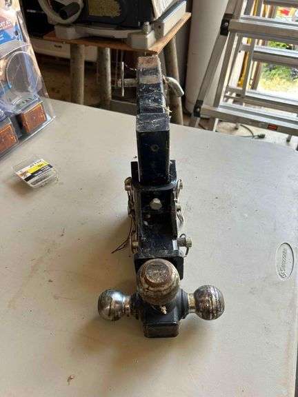 Trailer Hitch with  Triple Ball Mount