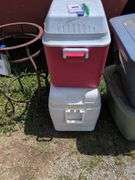 2 Coolers - Igloo and Rubbermaid