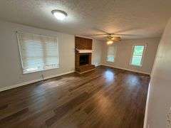 REAL ESTATE: 1127 SE Broad St, Murfreesboro, TN