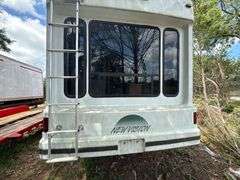 32ft New Vision Fifth Wheel Camper- Needs Major TLC- Bill of Sale