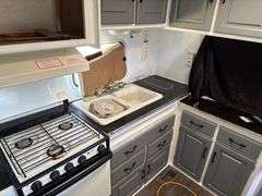 Jayco Eagle 263 Fifth Wheel Camper- 28ft with 1 slide, Needs TLC- Bill of Sale