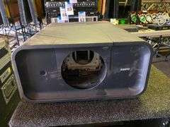 Sanyo PROxtraX PLC-XP200L Multiverse Projector