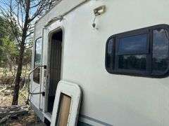 32ft New Vision Fifth Wheel Camper- Needs Major TLC- Bill of Sale