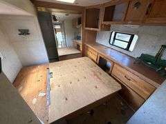 32ft New Vision Fifth Wheel Camper- Needs Major TLC- Bill of Sale