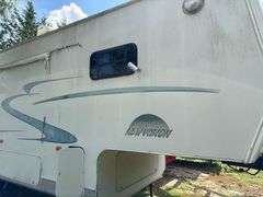 32ft New Vision Fifth Wheel Camper- Needs Major TLC- Bill of Sale
