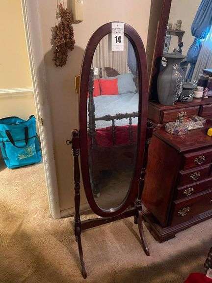 Standing Oval Mirror image