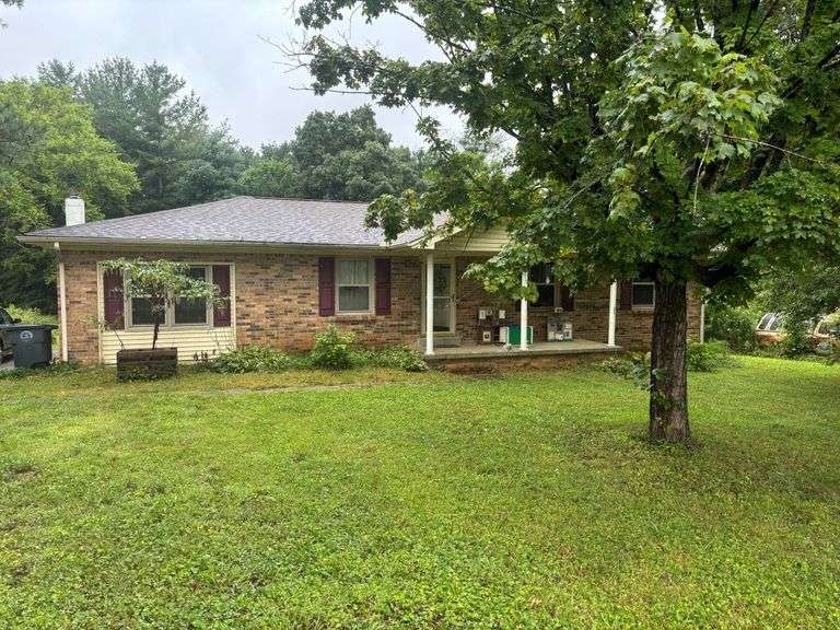 617 Chitwood Drive, Lafayette, TN image