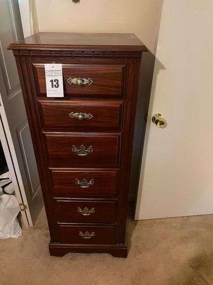 Broyhill 6-Drawer Chest image